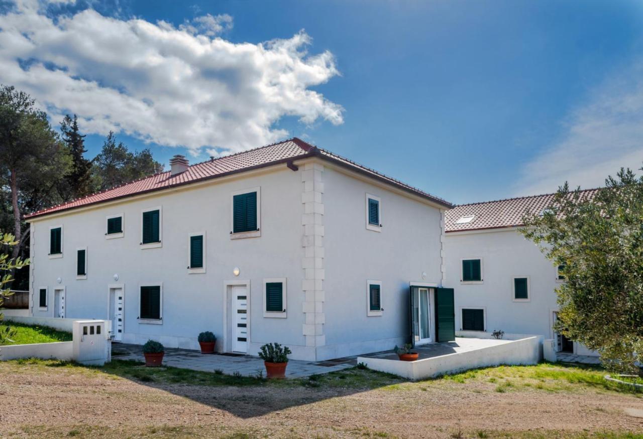 Bijaka Villas&Apartments Милна Екстер'єр фото